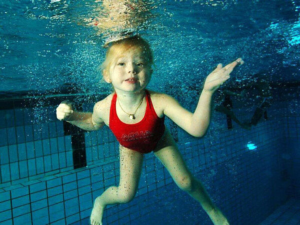 Bild:Kinderschwimmen