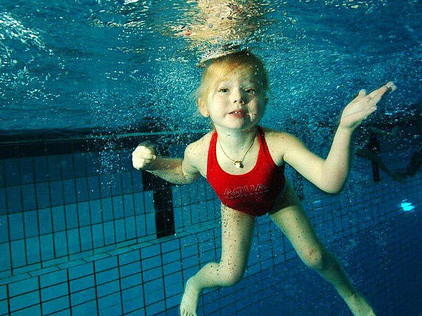Kinderschwimmen Bild:Kinderschwimmen