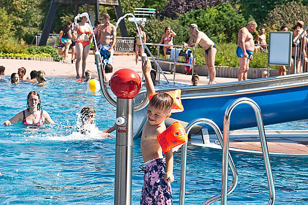 Bild:Nichtschwimmerbecken 